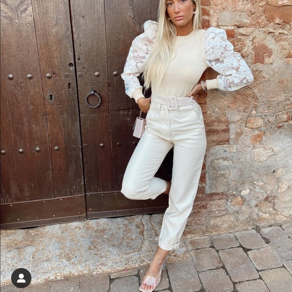 โ - Picture 3 of 12